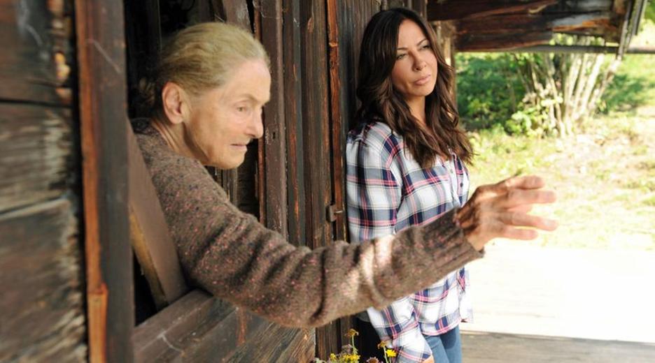 Erna Krawinkel (Erni Mangold, l.) und Katja Baumann (Simone Thomalla, r.)