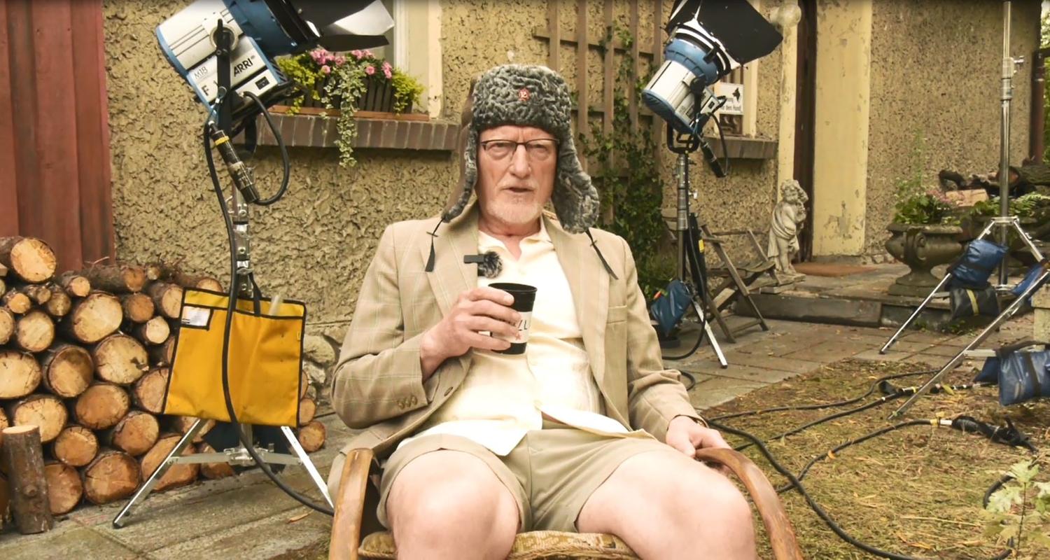 Ernst Stötzner am Set von "Nächste Ausfahrt Glück"