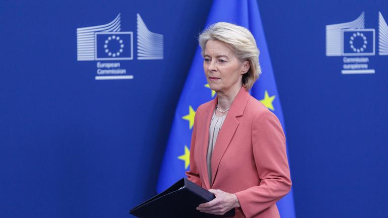 Ursula von der Leyen informiert in der Europäische Kommission in Brüssel über das Mercosur-Freihandelsabkommen.
