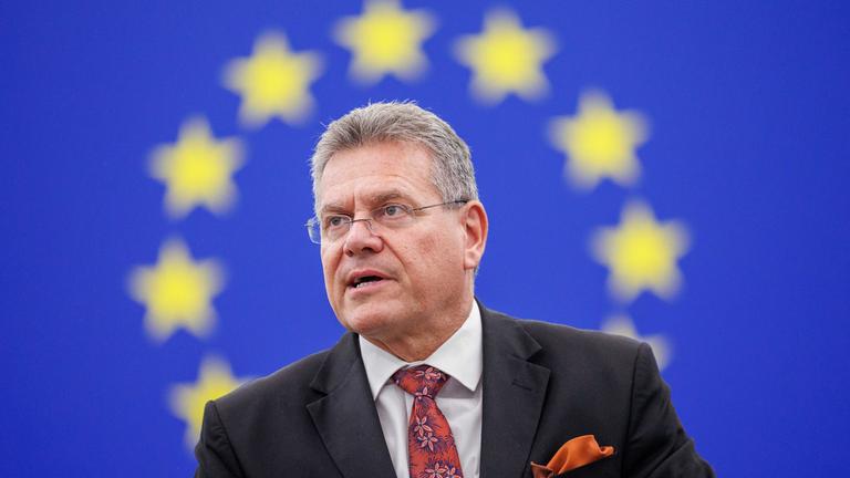 EU-Kommissar für Handel und wirtschaftliche Sicherheit, Maros Sefcovic, hält eine Rede.