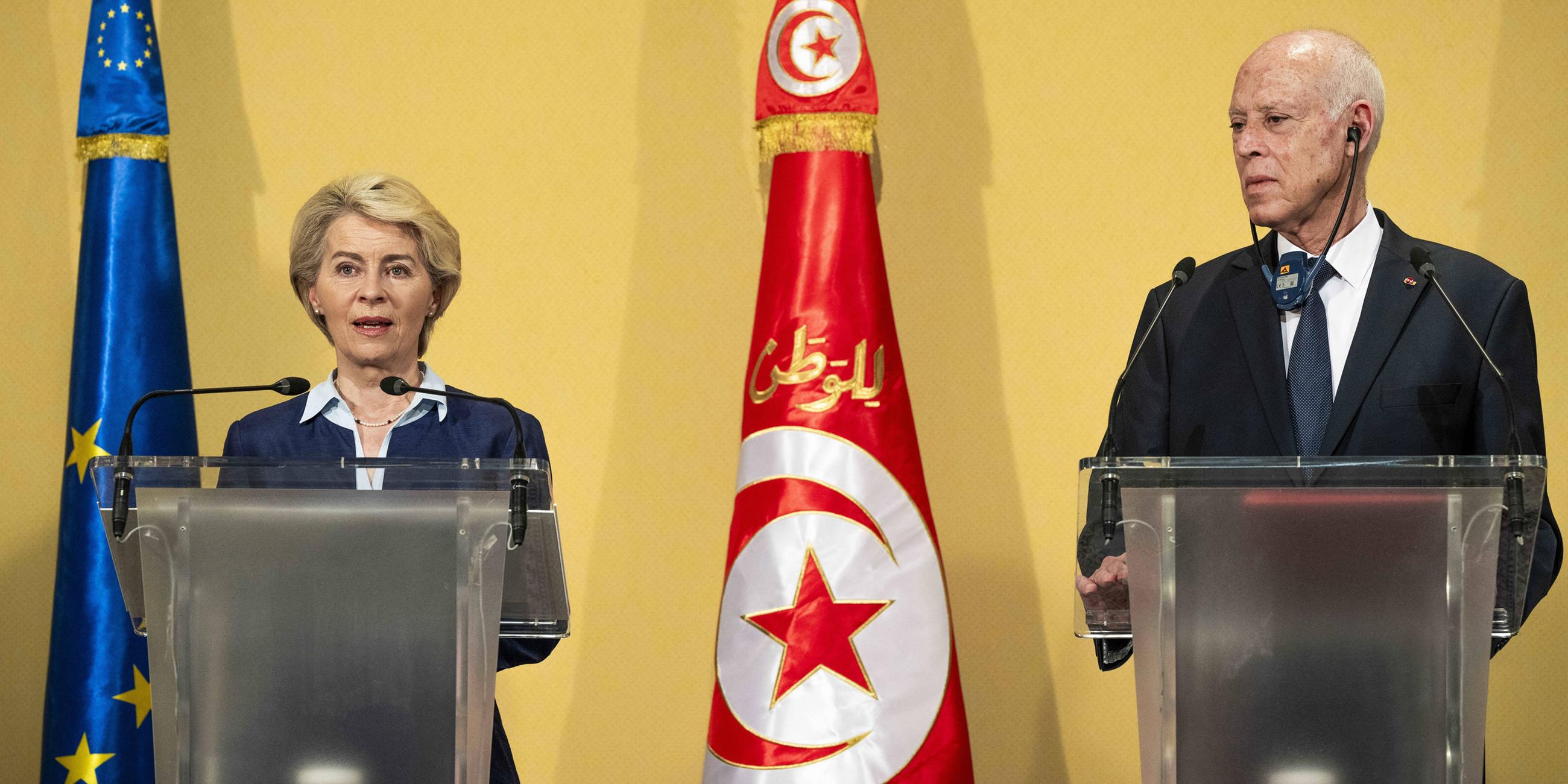 EU-Kommissionspräsidentin Ursula von der Leyen bei einem Treffen mit dem tunesischen Präsidenten Kais Saied (Archiv Juli 2023)