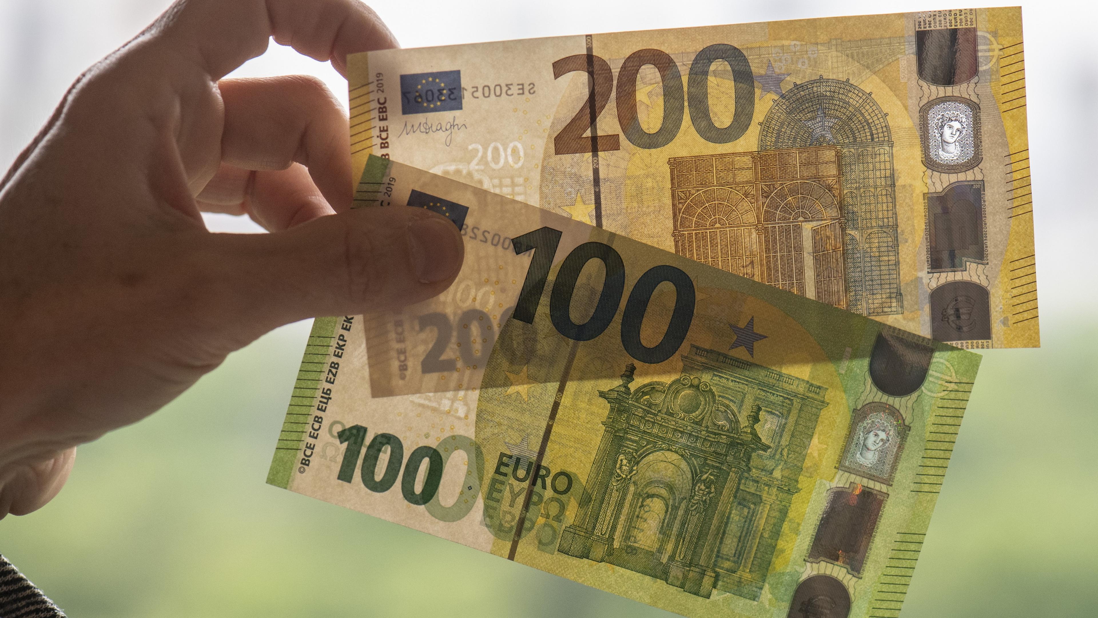 Neue 100 Und 200 Euro Banknoten Was Sie Uber Die Neuen Scheine Wissen Mussen Zdfheute