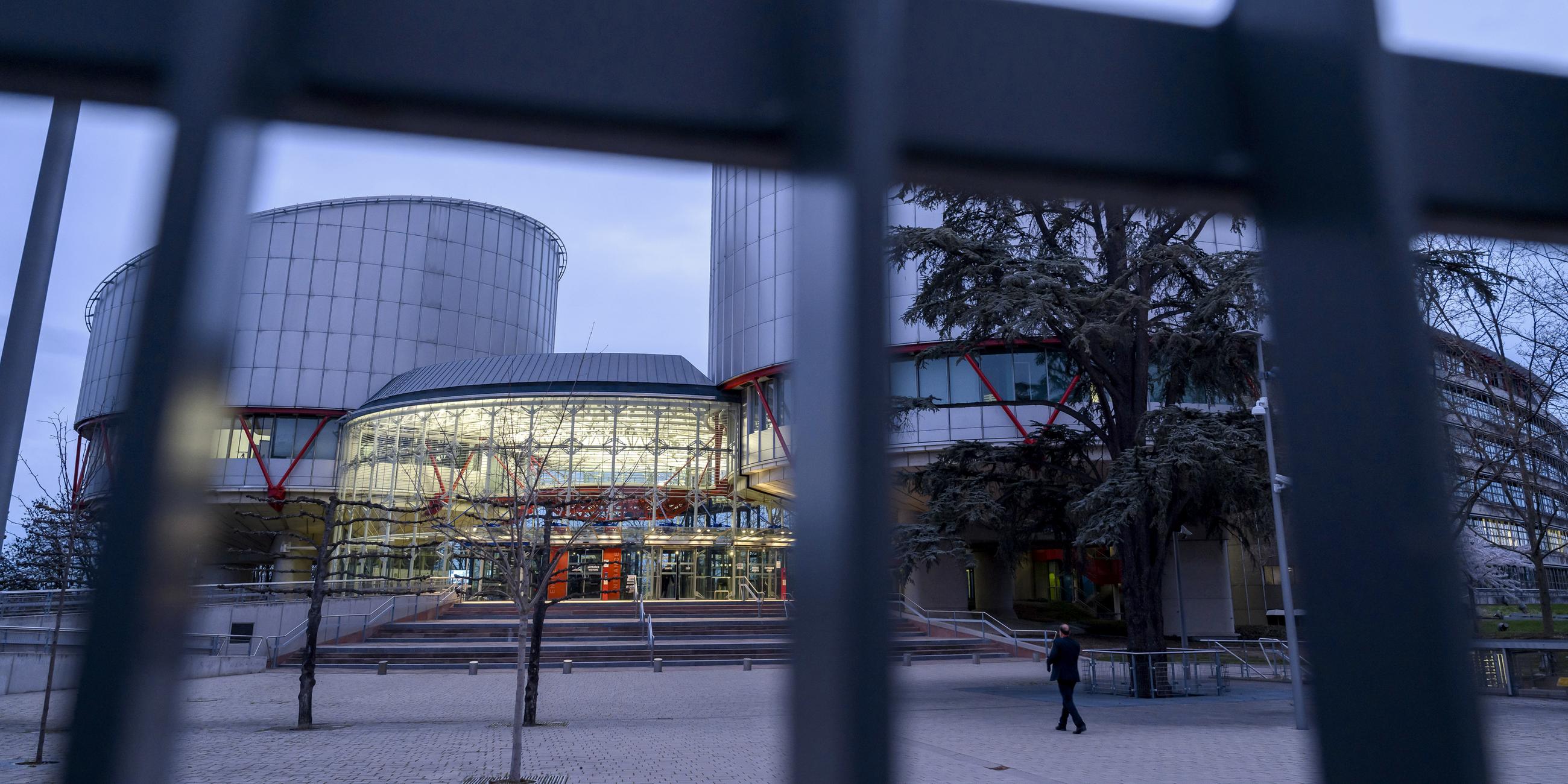 Blick auf den Europäischen Gerichtshof für Menschenrechte (EGMR) in Straßburg