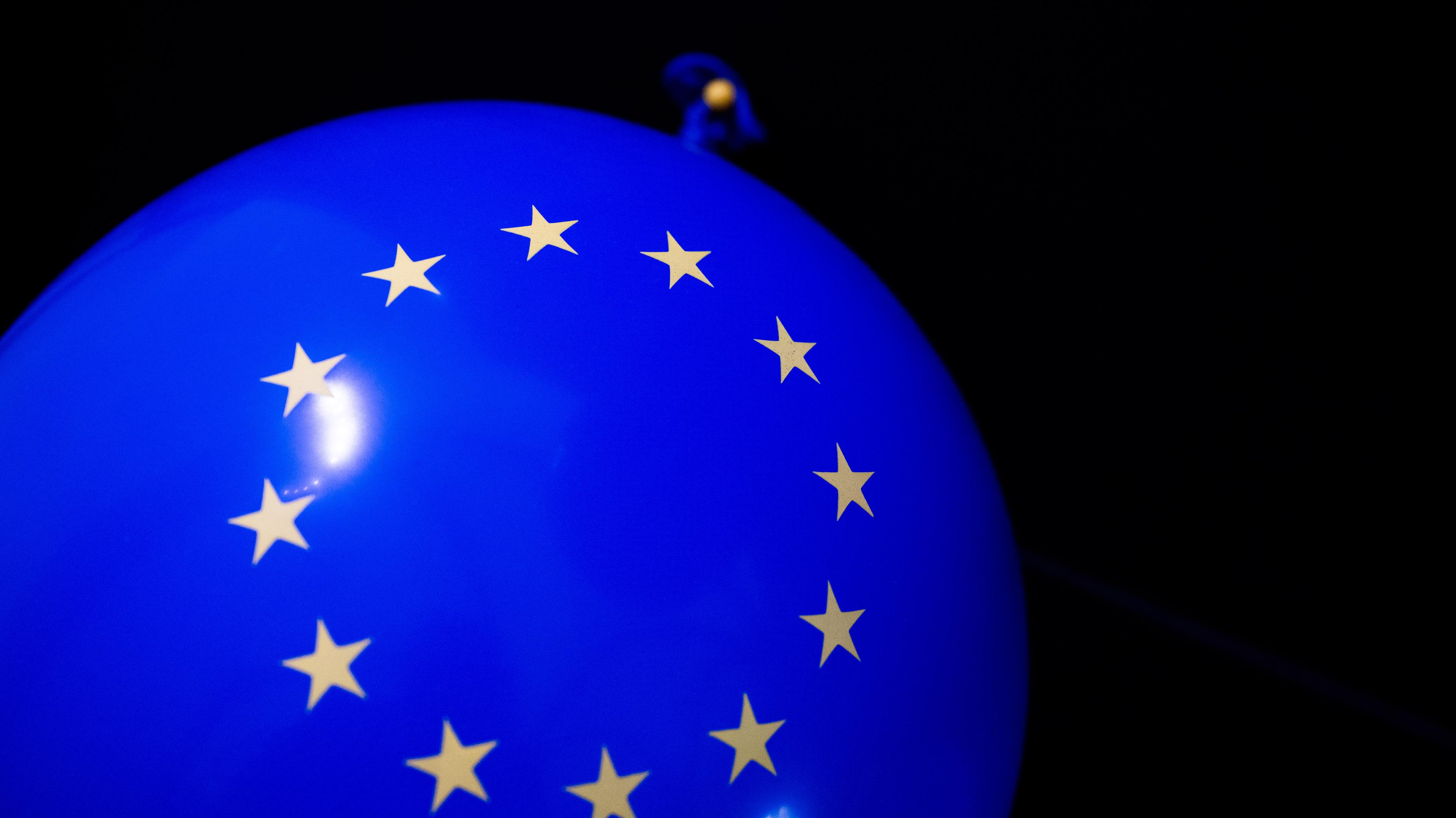 Luftballon mit EU-Flagge
