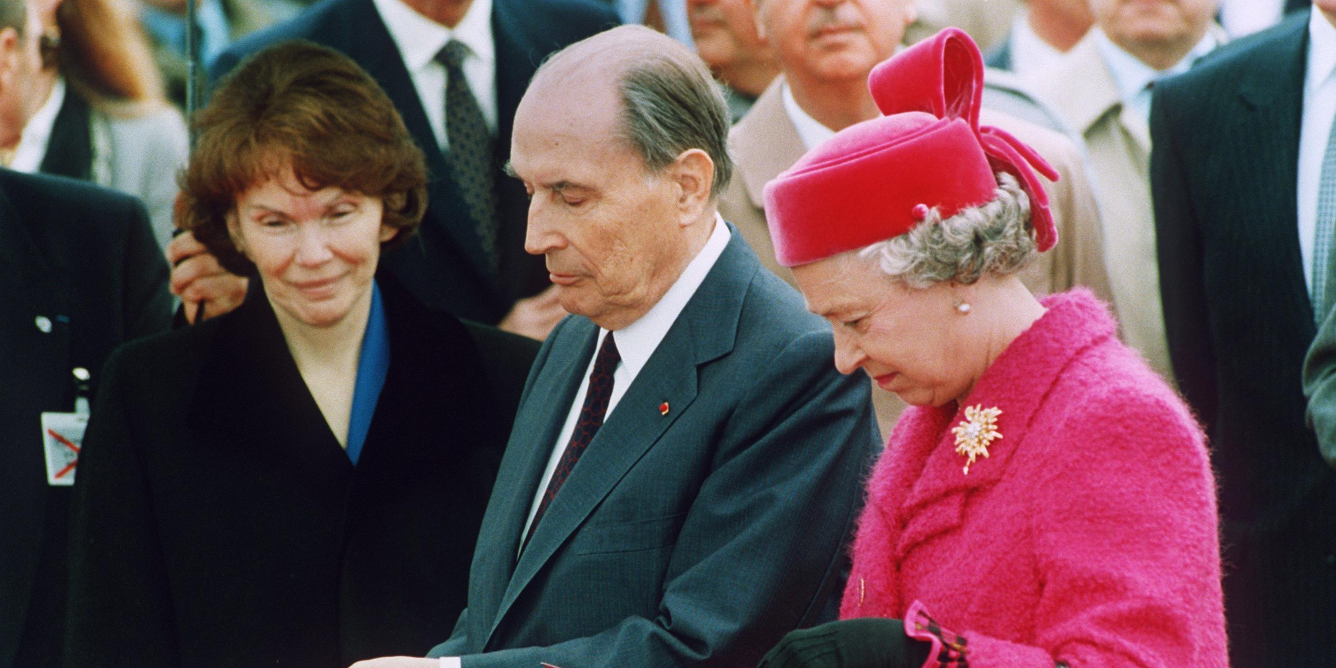 Königin Elizabeth II. und der französische Staatspräsident Francois Mitterrand weihen Eurotunnel ein (06. Mai 1994)