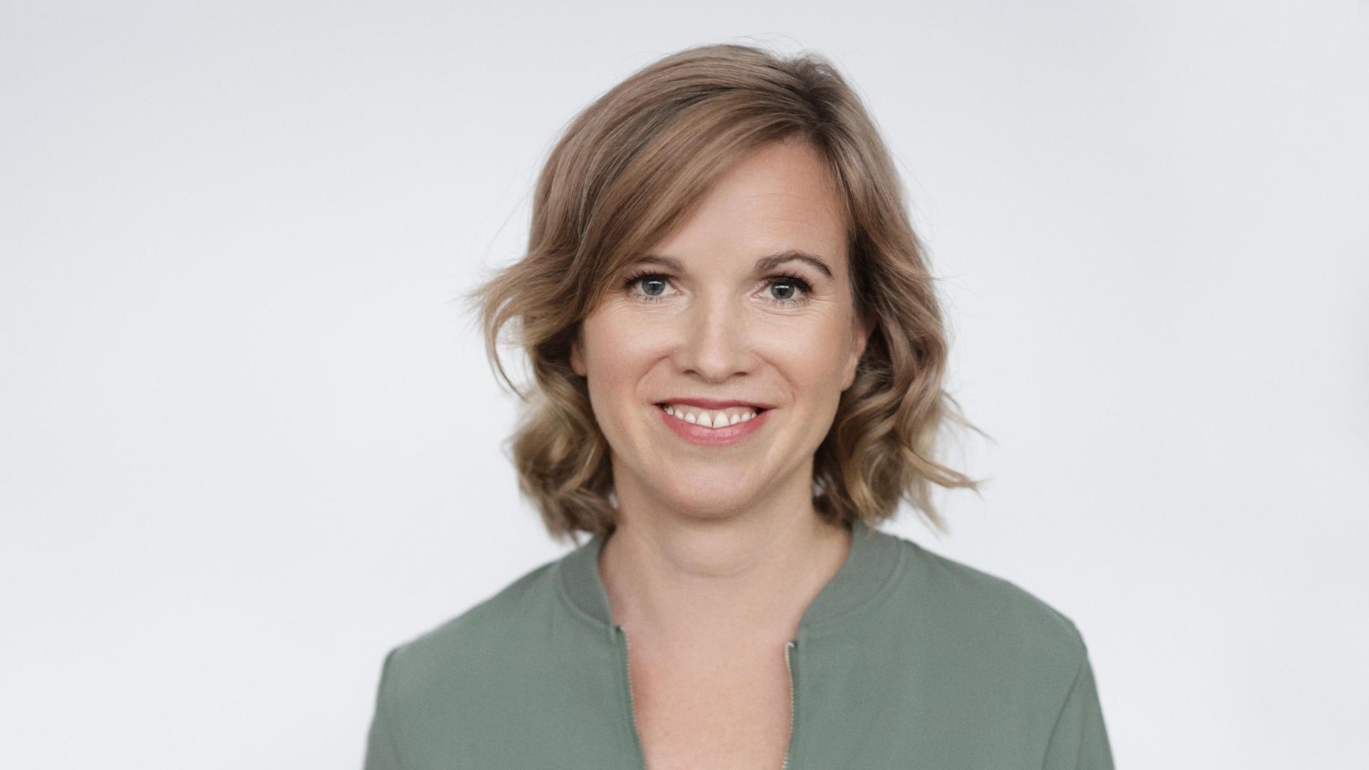 Porträt der ZDF-Lanadesstudioleiterin für Bayern Eva Schiller