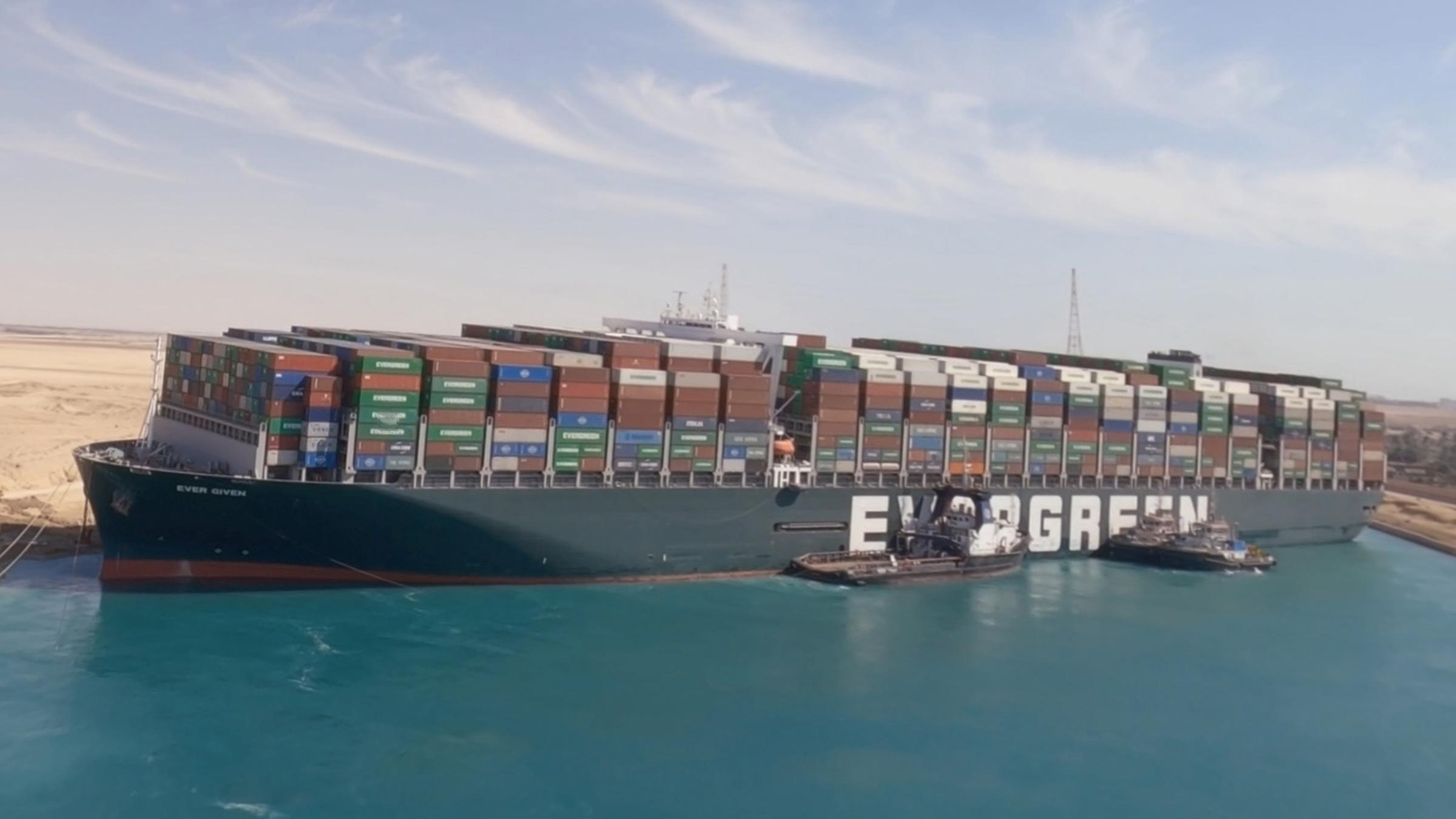 Die Havarie der Ever Given im Suez-Kanal im März 2021 ließ weltweite Lieferketten zusammenbrechen