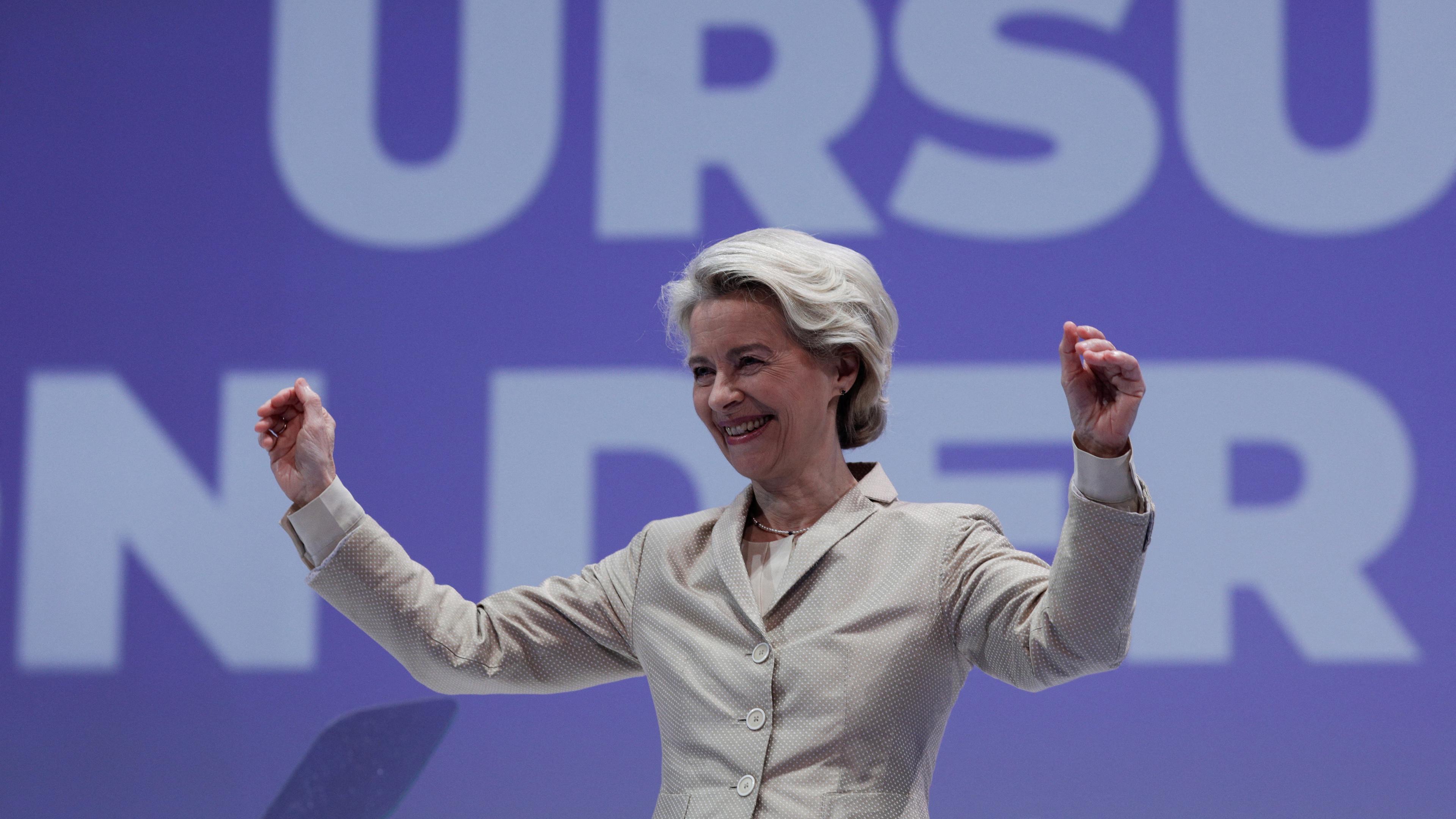 Ursula von der Leyen reagiert nach der Wahl zur Spitzenkandidatin der EVP