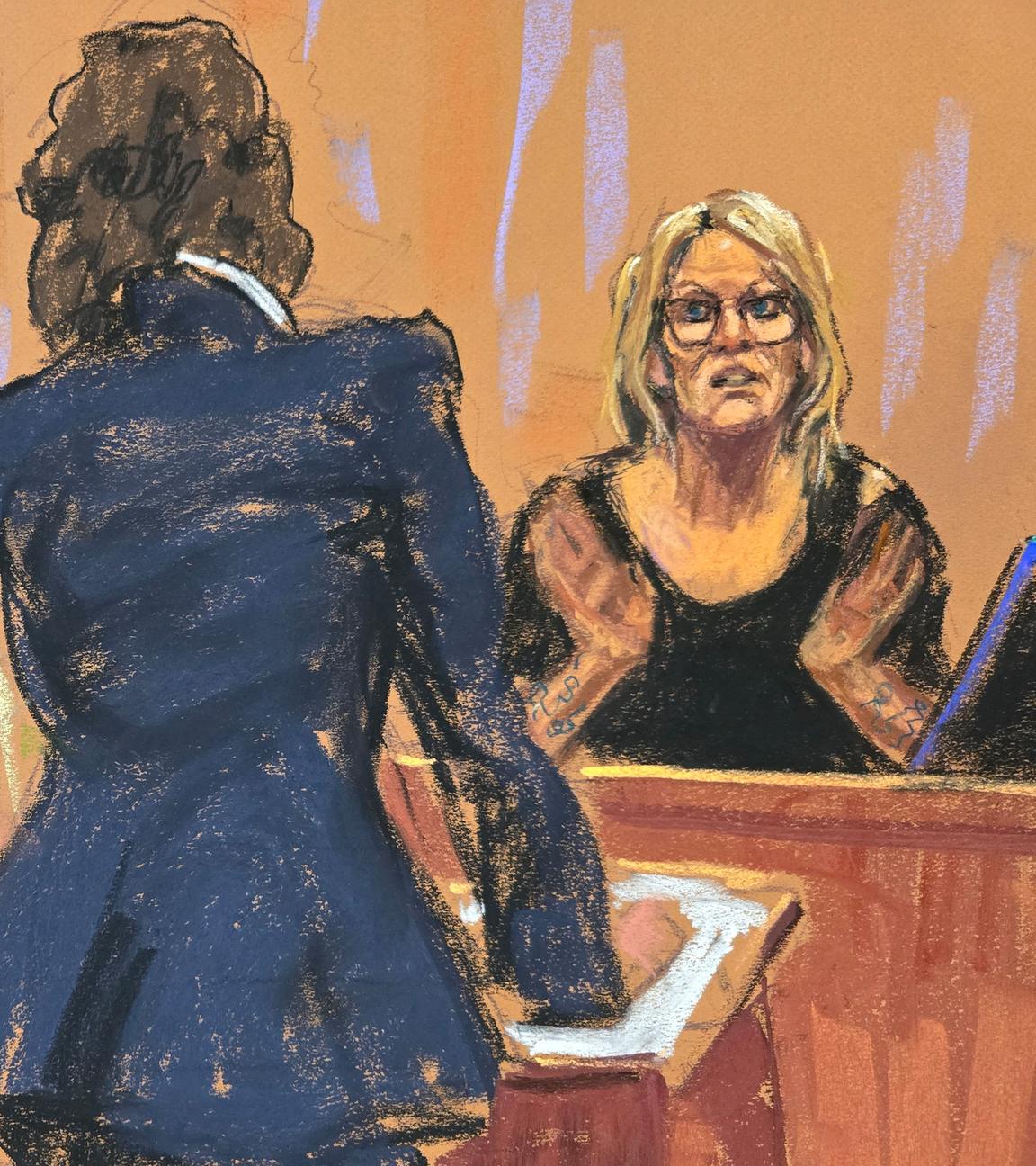 Stormy Daniels wird von der Staatsanwältin Susan Hoffinger vor Richter Juan Merchan während des Strafverfahrens gegen den ehemaligen US-Präsidenten Donald Trump wegen des Vorwurfs verhört