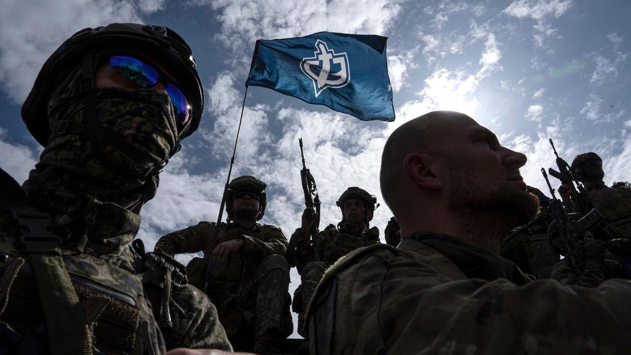 Militärexperte zu Paramilitärs Keine 