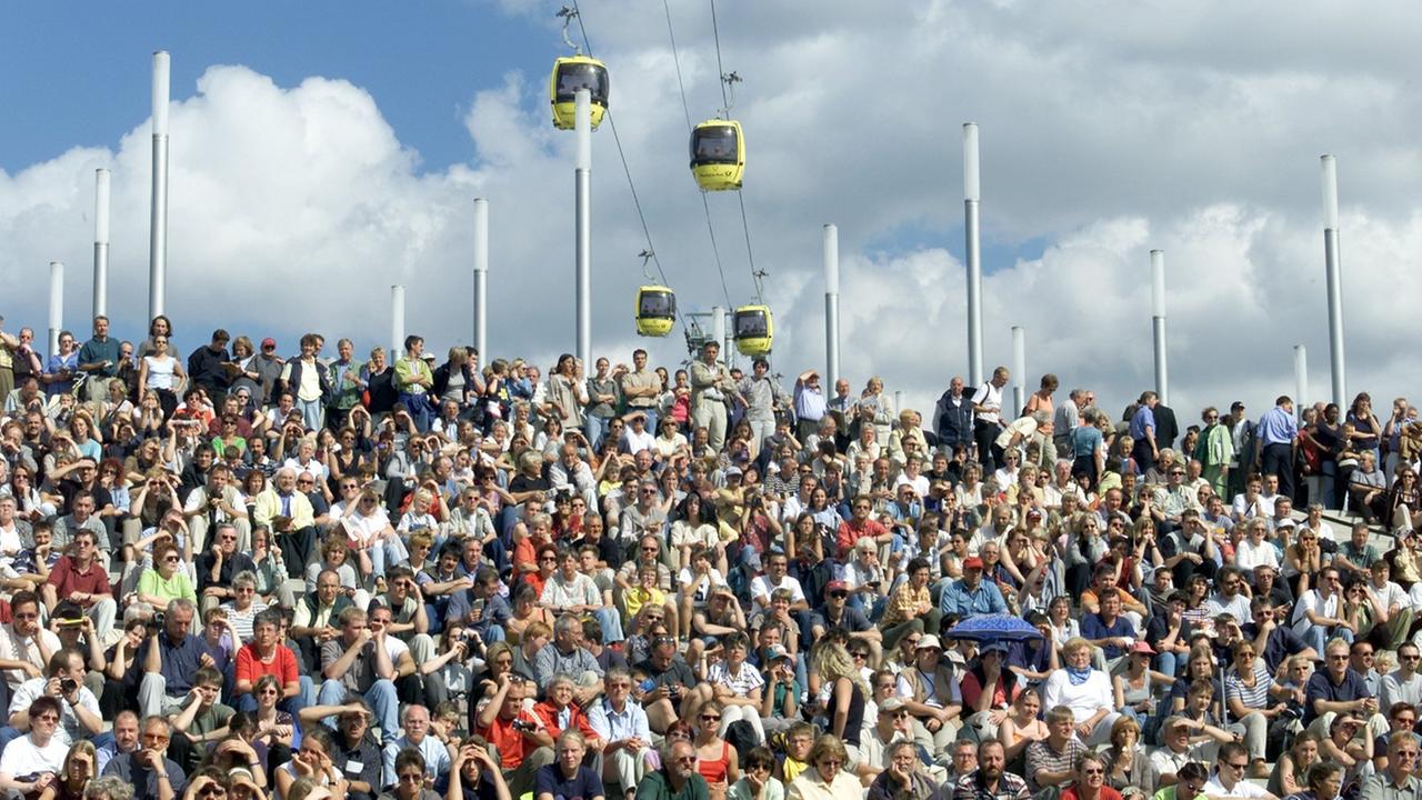 Menschen auf der Expo 2000