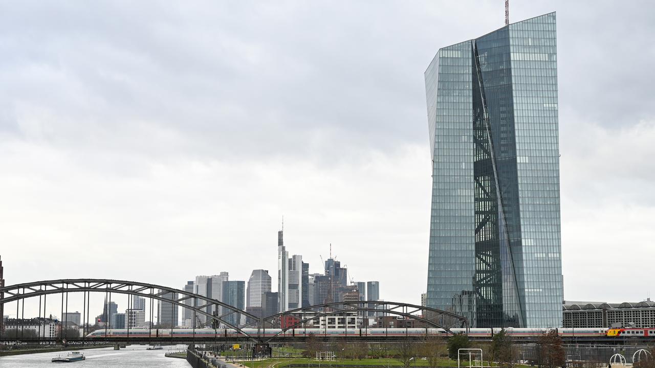 EZB erhöht Leitzins erneut