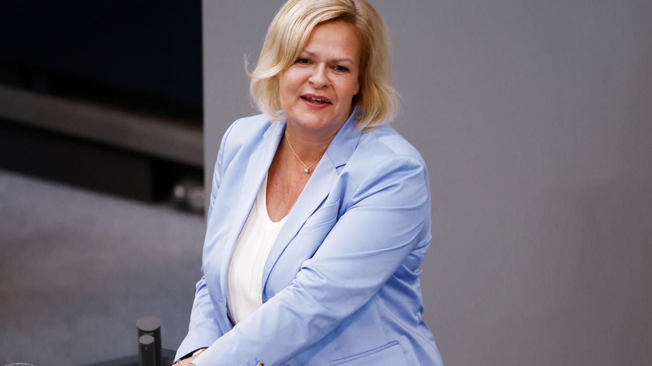 Faeser wants to fight smuggling gangs