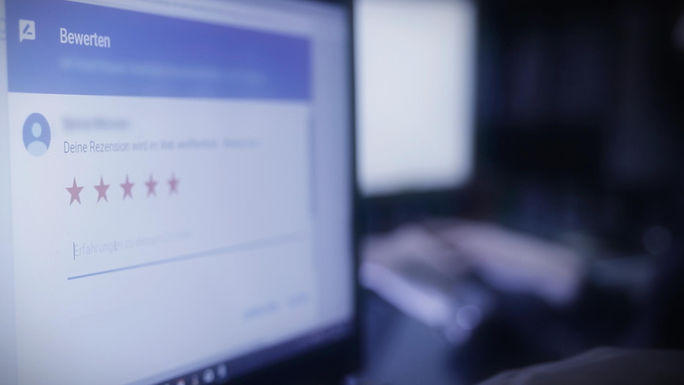 "Fakten, Fakes und Kundentäuschung - Die Macht der Internetbewertungen" (ZDFinfo): Computerbildschirm, der ein Bewertungsportal zeigt.