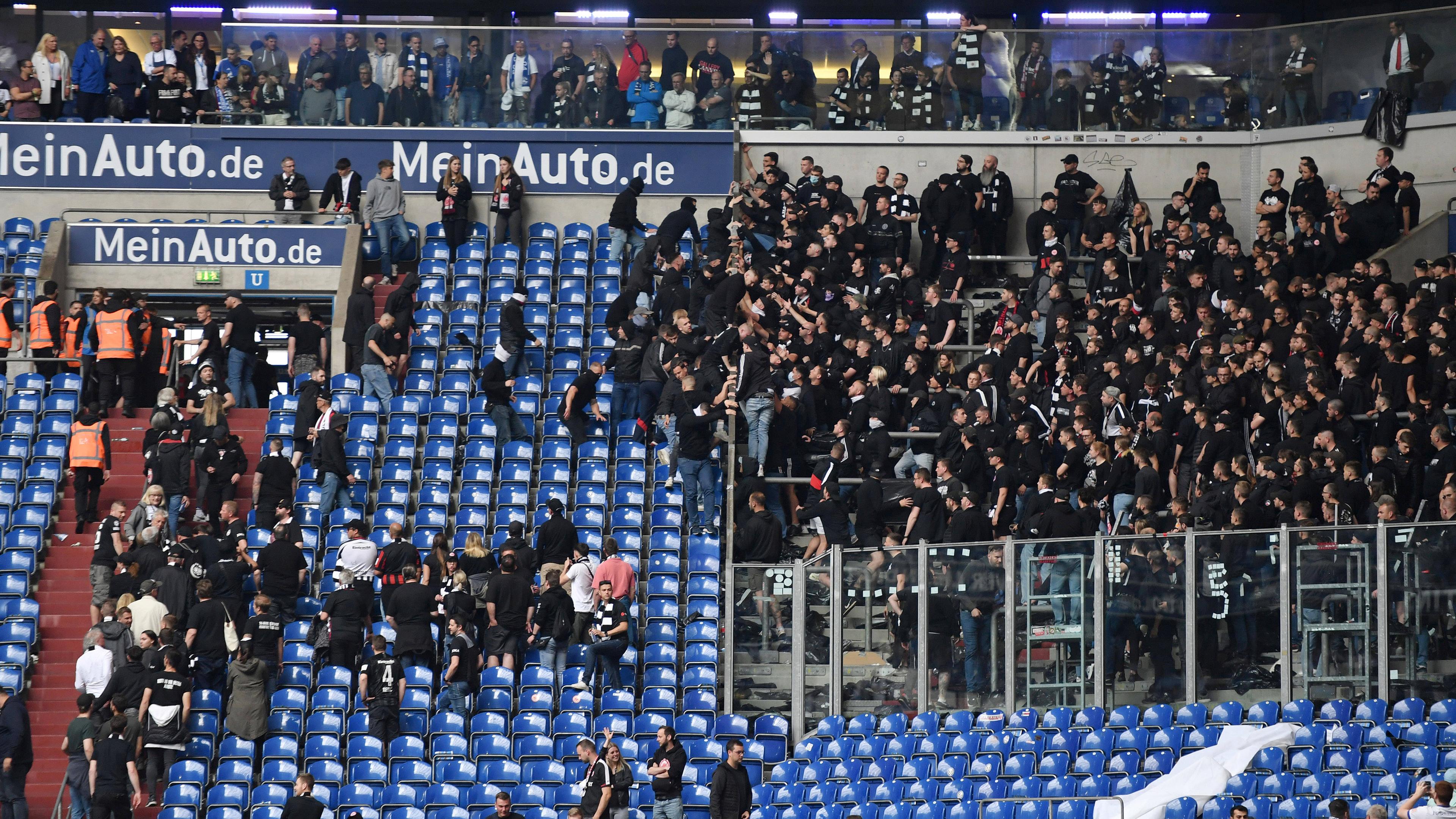 Fanausschreitungen - FC Schalke 04 - Eintracht Frankfurt 
