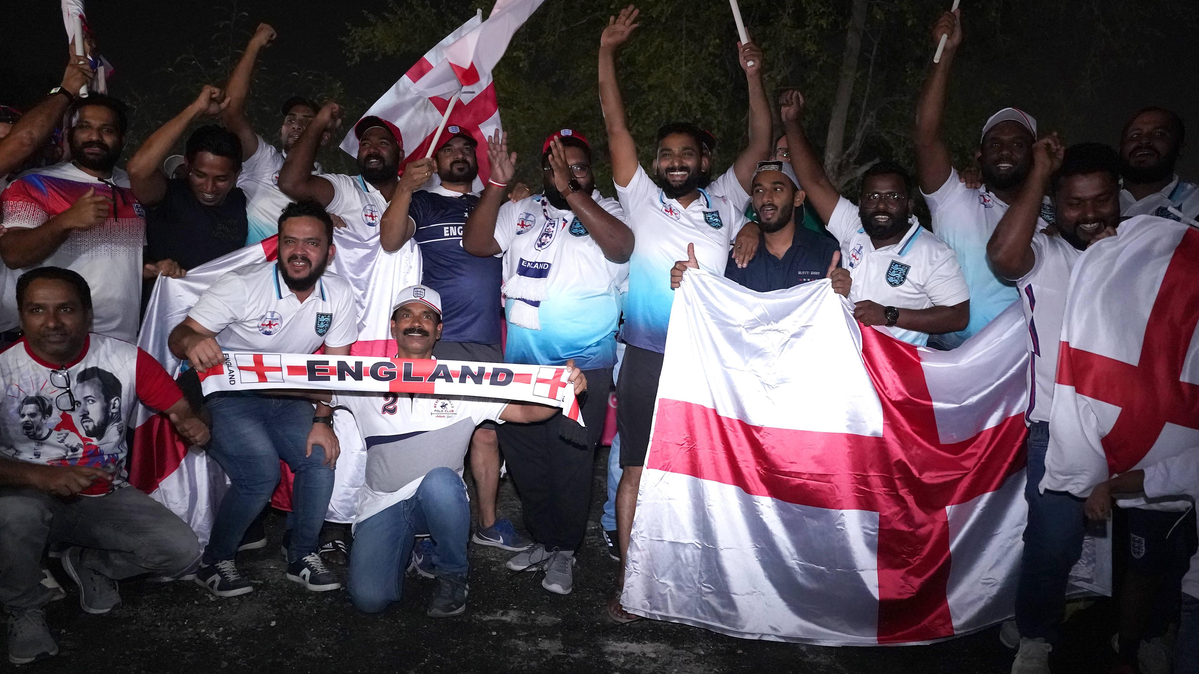 Fußball-WM Katar: Englische Fans jubeln