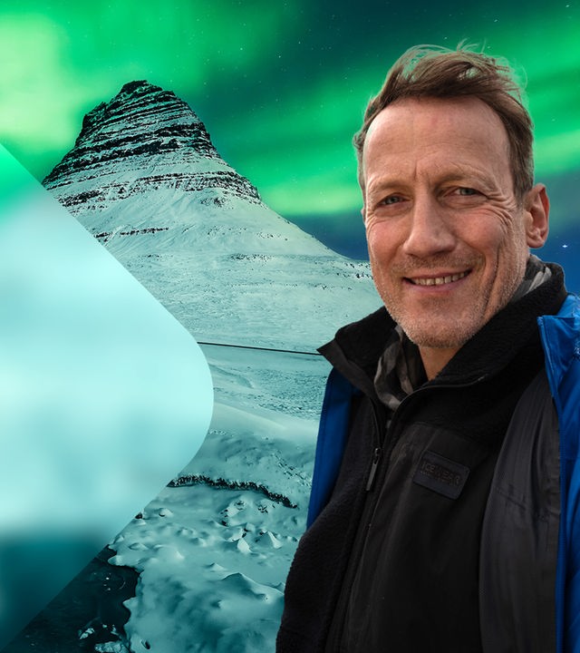 Wotan Wilke Möhring vor Mount Kirkjufell