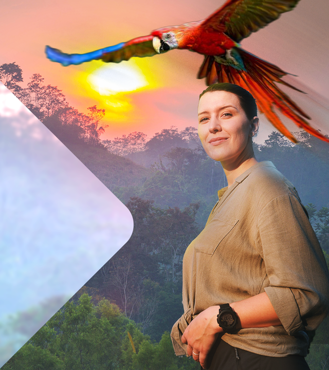 Montage: Hannah Emde vor Dschungel und Ara über dem Kopf
