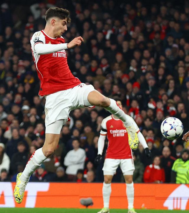 Kai Havertz (Arsenal) schießt das erste Tor.