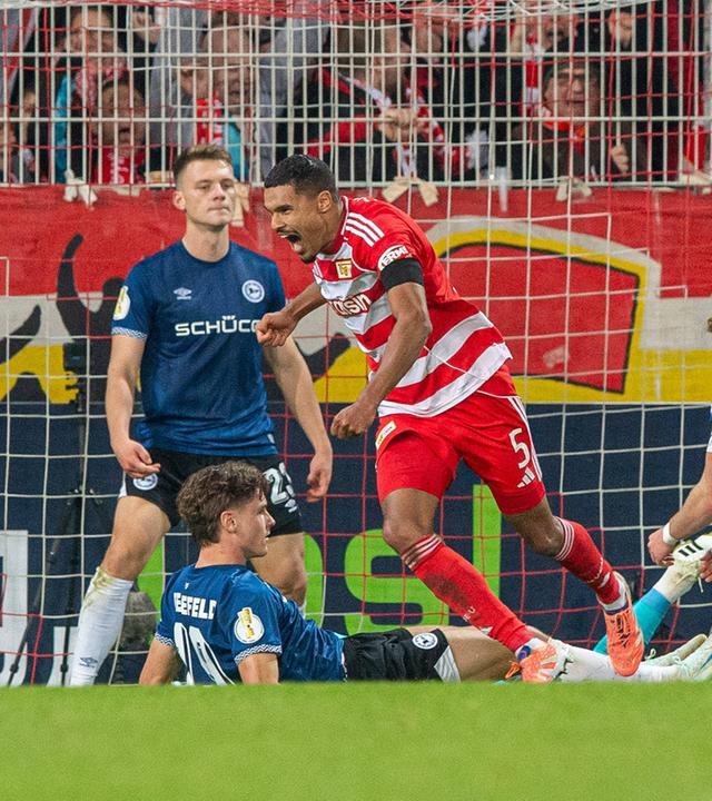 Danilho Doekhi (1. FC Union Berlin) jubelt. 