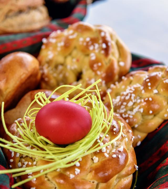 Ein traditioneller Osterstriezel mit Ei von Maria Daxböck aus dem Pielachtal