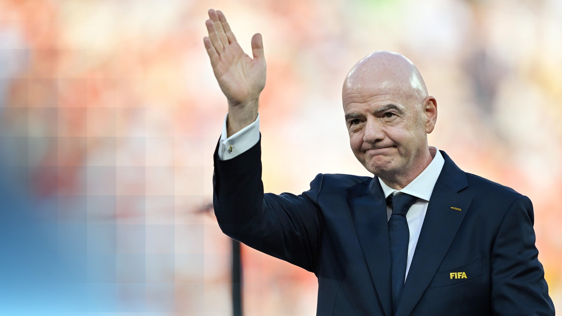 FIFA-Präsident Gianni Infantino winkt.