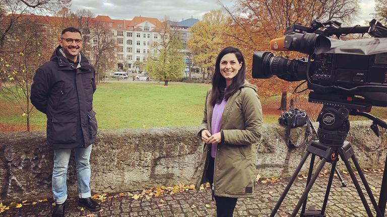 Fikri Anil Altintas (li.) und FaF-Moderatorin Dilek Üsük