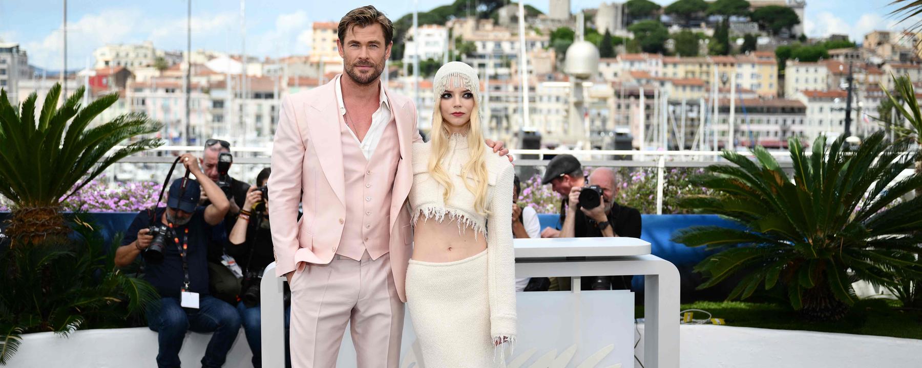 Anya Taylor-Joy (r) und Chris Hemsworth