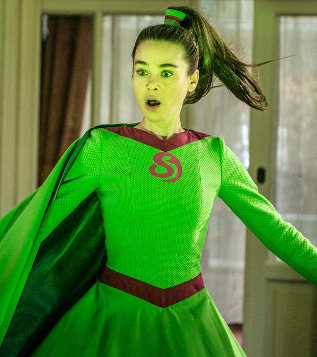 Superlehrerin Josie (Diewertje Dir) stellt sich mutig der Gefahr in den Weg, wenn es darum geht, Tiere zu retten oder ihren Freunden beizustehen.