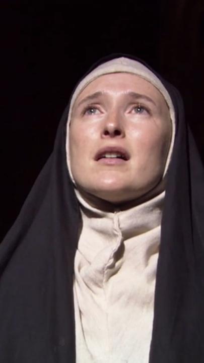 "Momente der Geschichte II (5) Große Gestalten: Von Hermann dem Cherusker bis Karl IV.": Filmszene: Hildegard von Bingen.