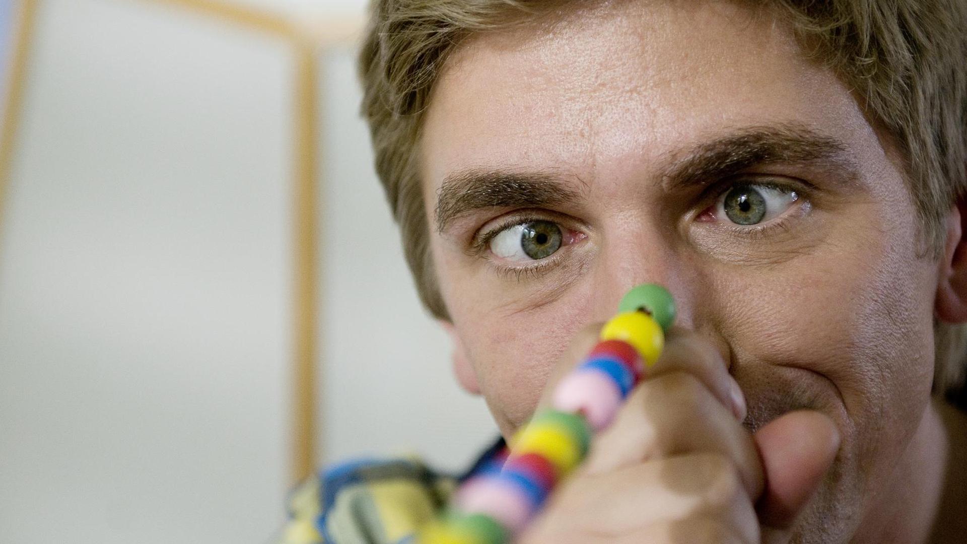 Fritz trainiert seine Augenmuskeln