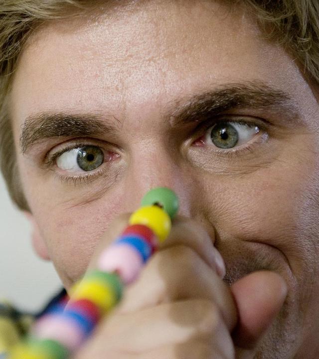 Fritz trainiert seine Augenmuskeln