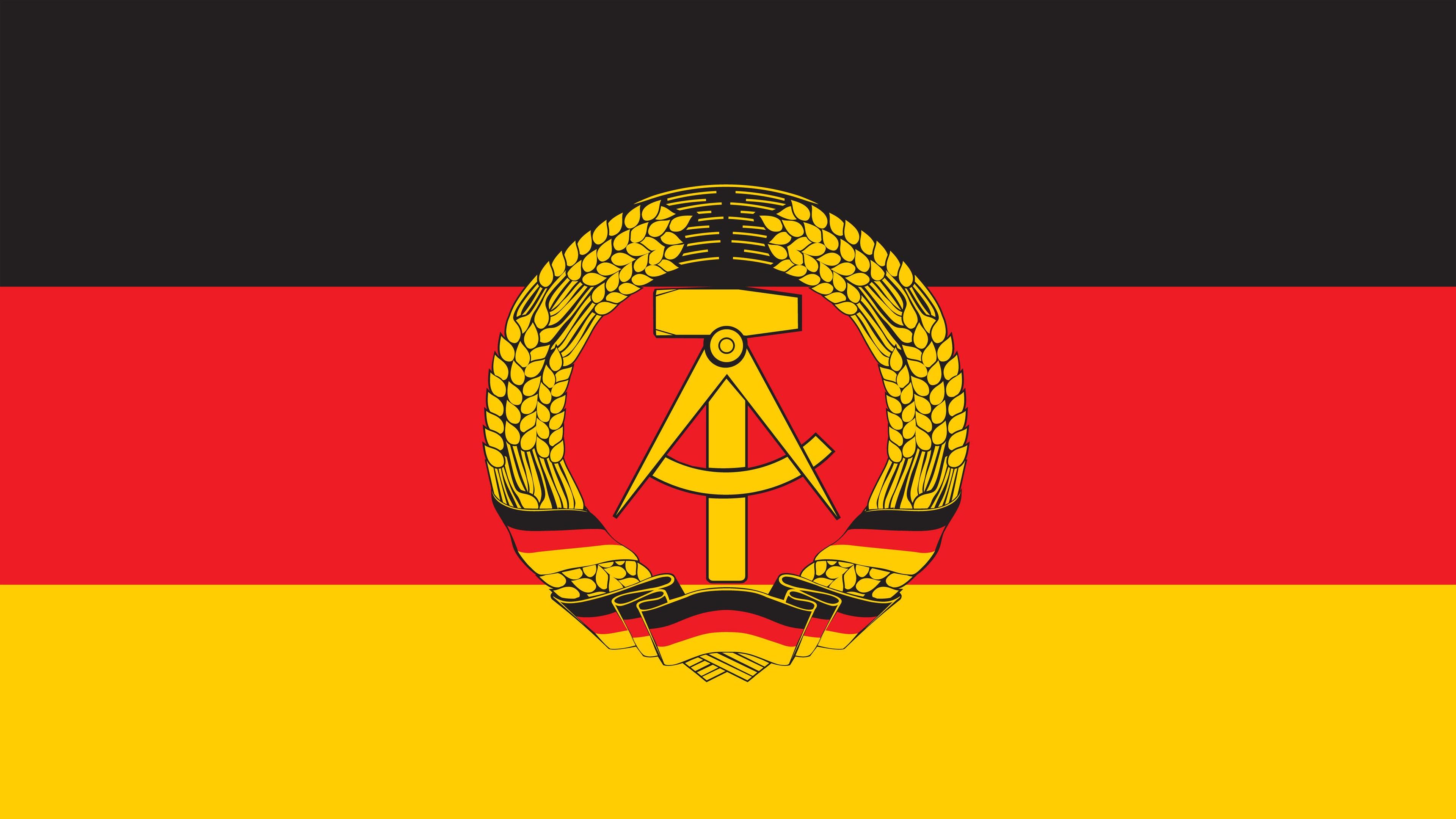 Ein Bild der DDR-Flagge