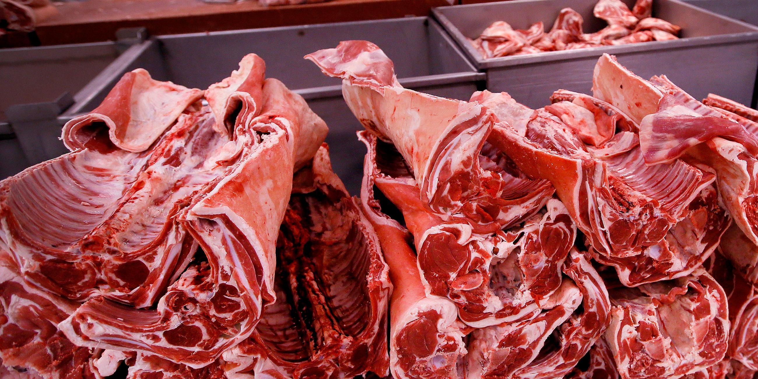 Fleischstücke in einer Fleischfabrik