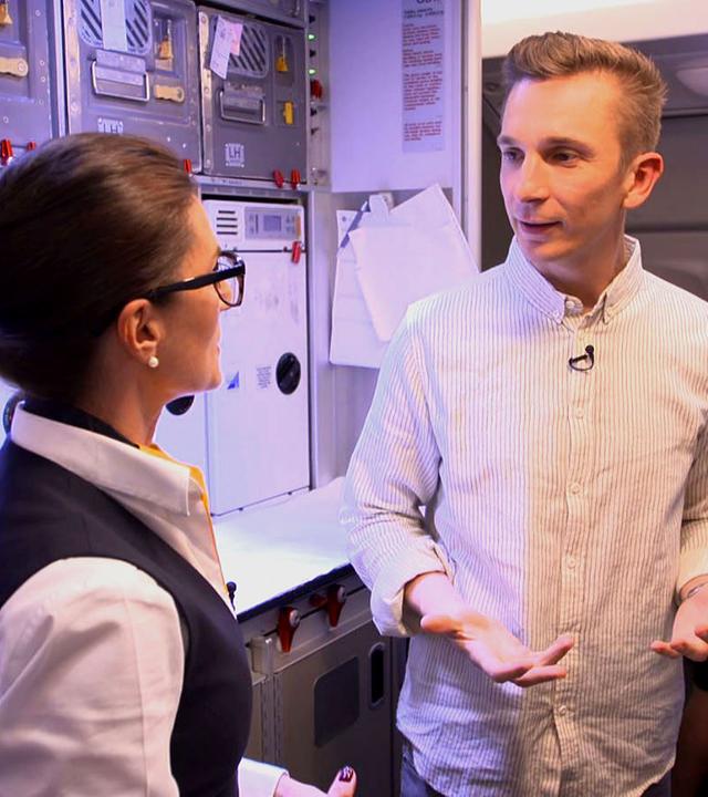 Eric in der Bordküche des A 380