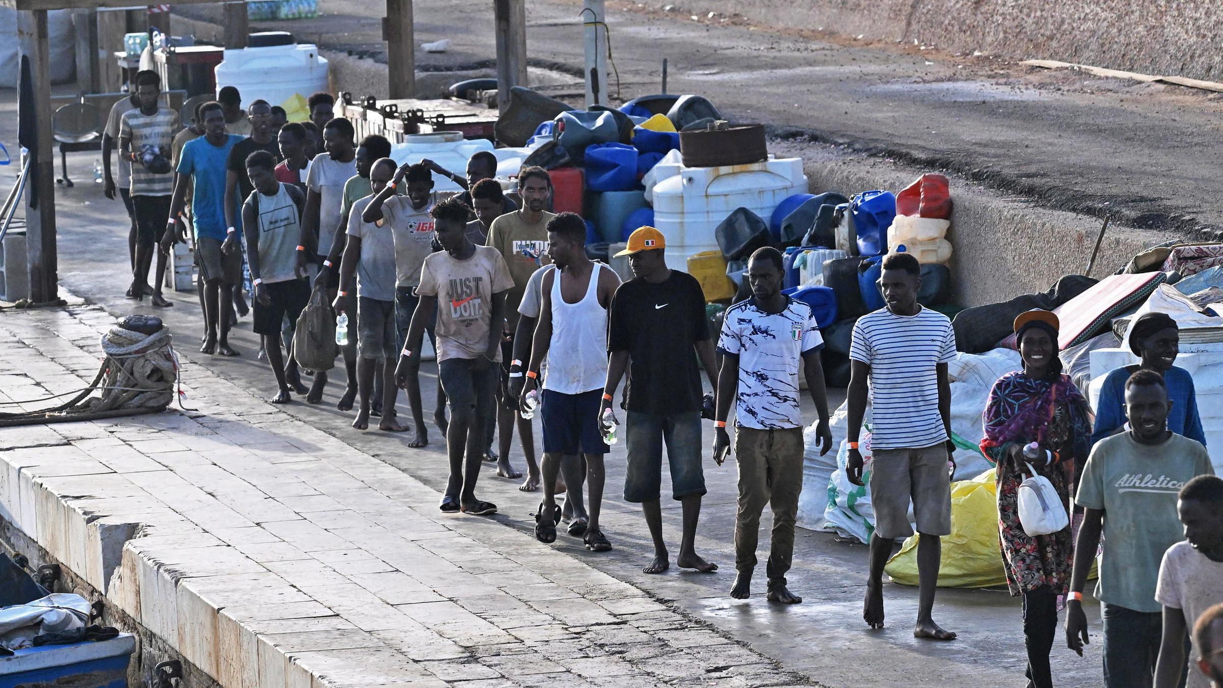 Flüchtlinge auf der Insel Lampedusan (Italien), aufgenommen am 18.09.2023