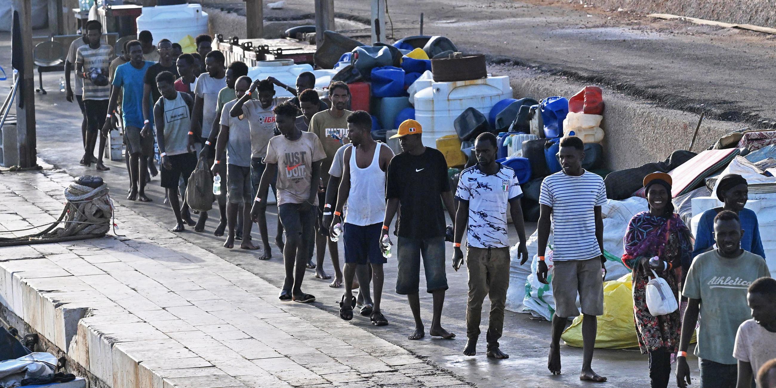 Flüchtlinge auf der Insel Lampedusan (Italien), aufgenommen am 18.09.2023