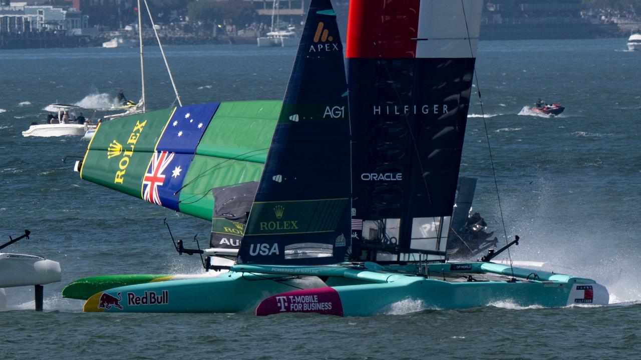 The winged rig of the Australian racing catamaran collapsed on sunday shortly after starting ‌7.