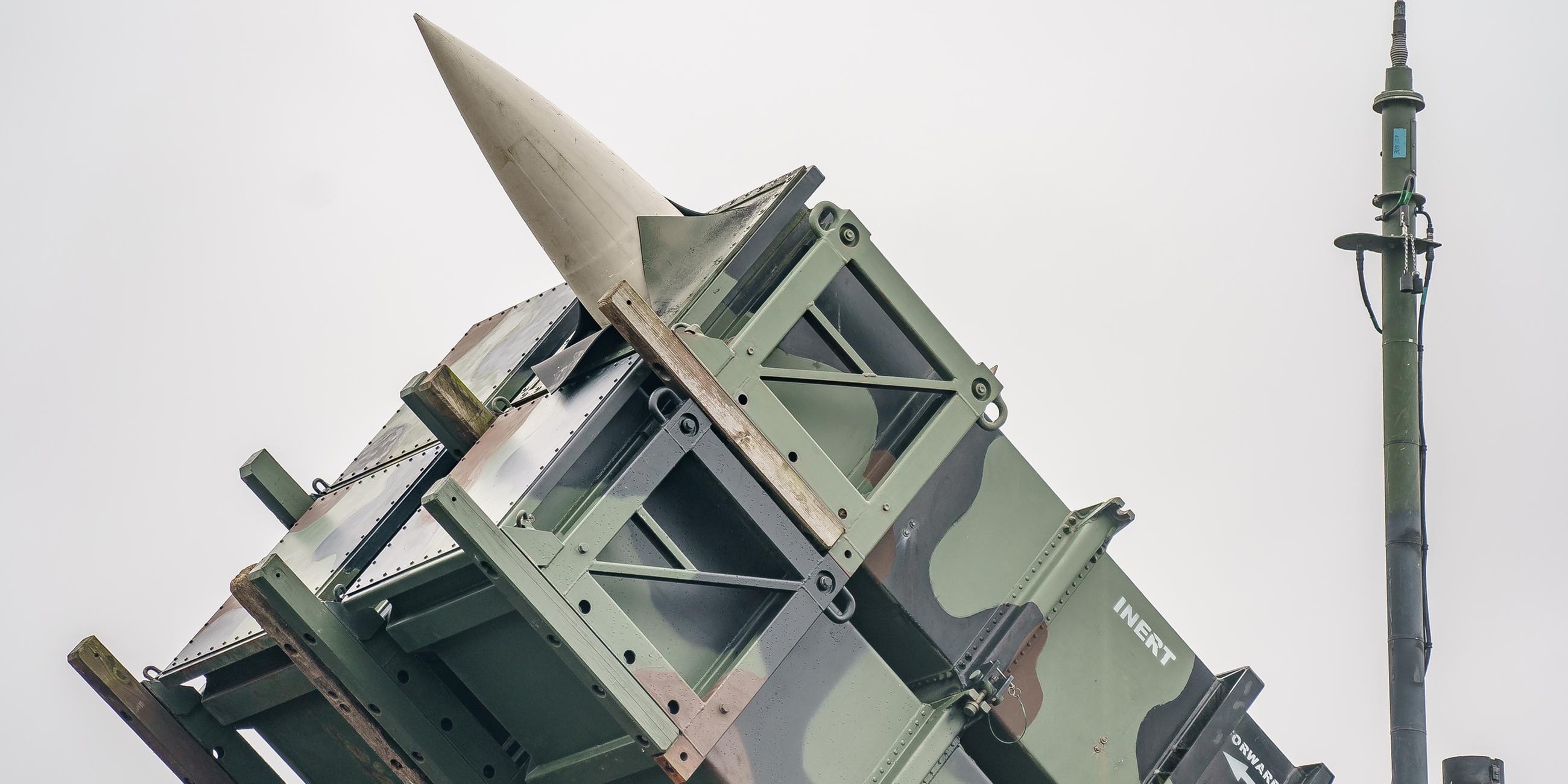 Archiv: Ein gefechtsbereites Flugabwehrraketensystem vom Typ "Patriot"