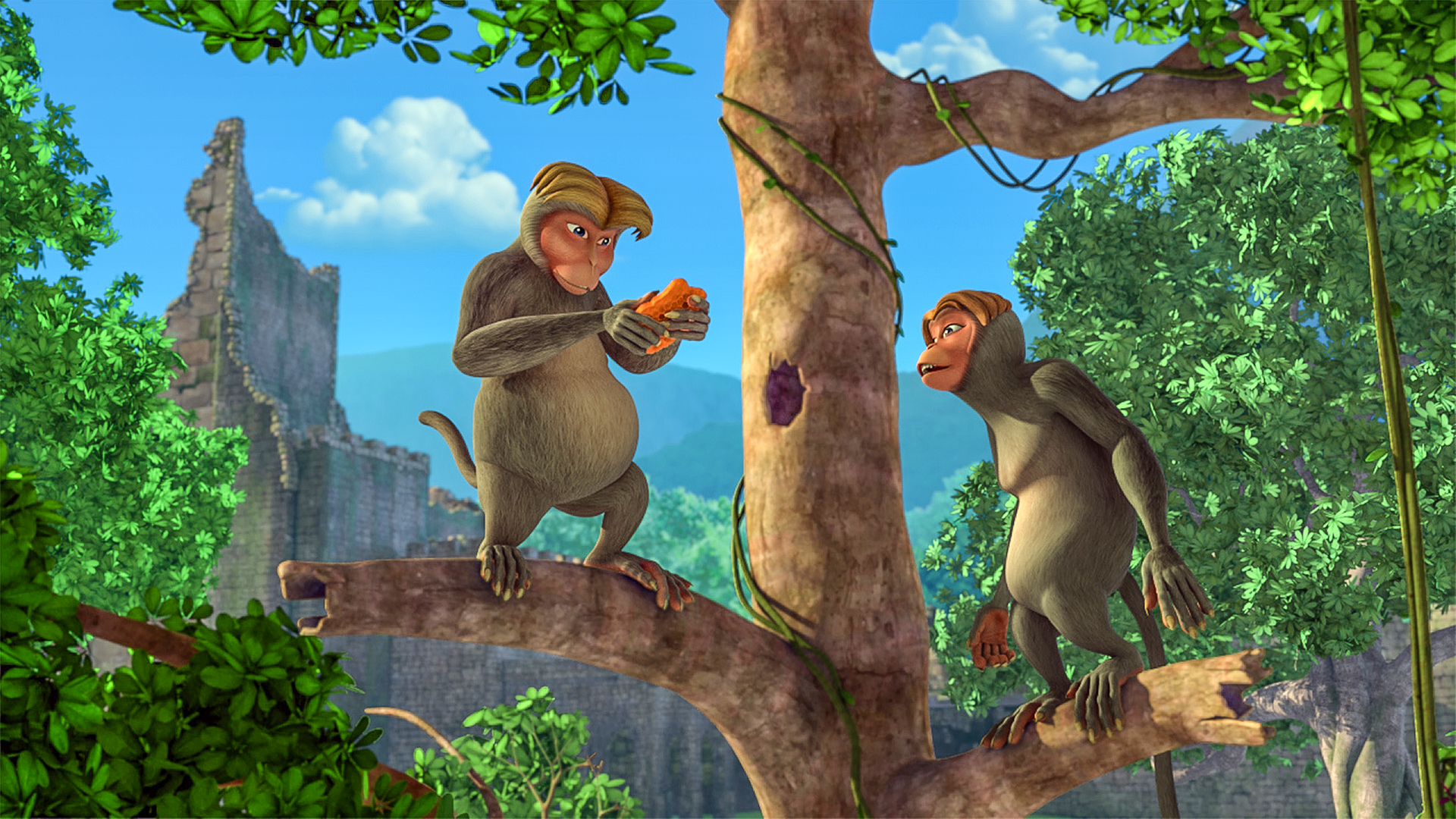 Mascha und ihre Schwester stehen in einem Baum. Sie hält ein Stück Honig in den Händen.