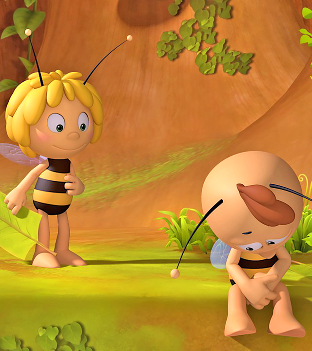 Willi sitzt niedergeschlagen auf einem Absatz. Maja steht fröhlich hinter ihm.