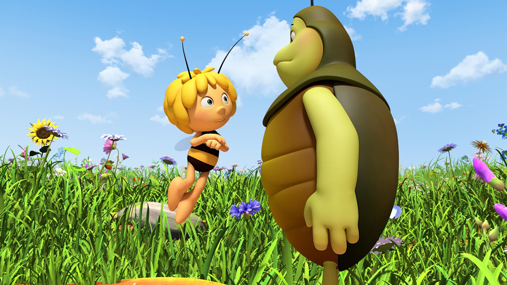 Maja und Kurt unterhalten sich.