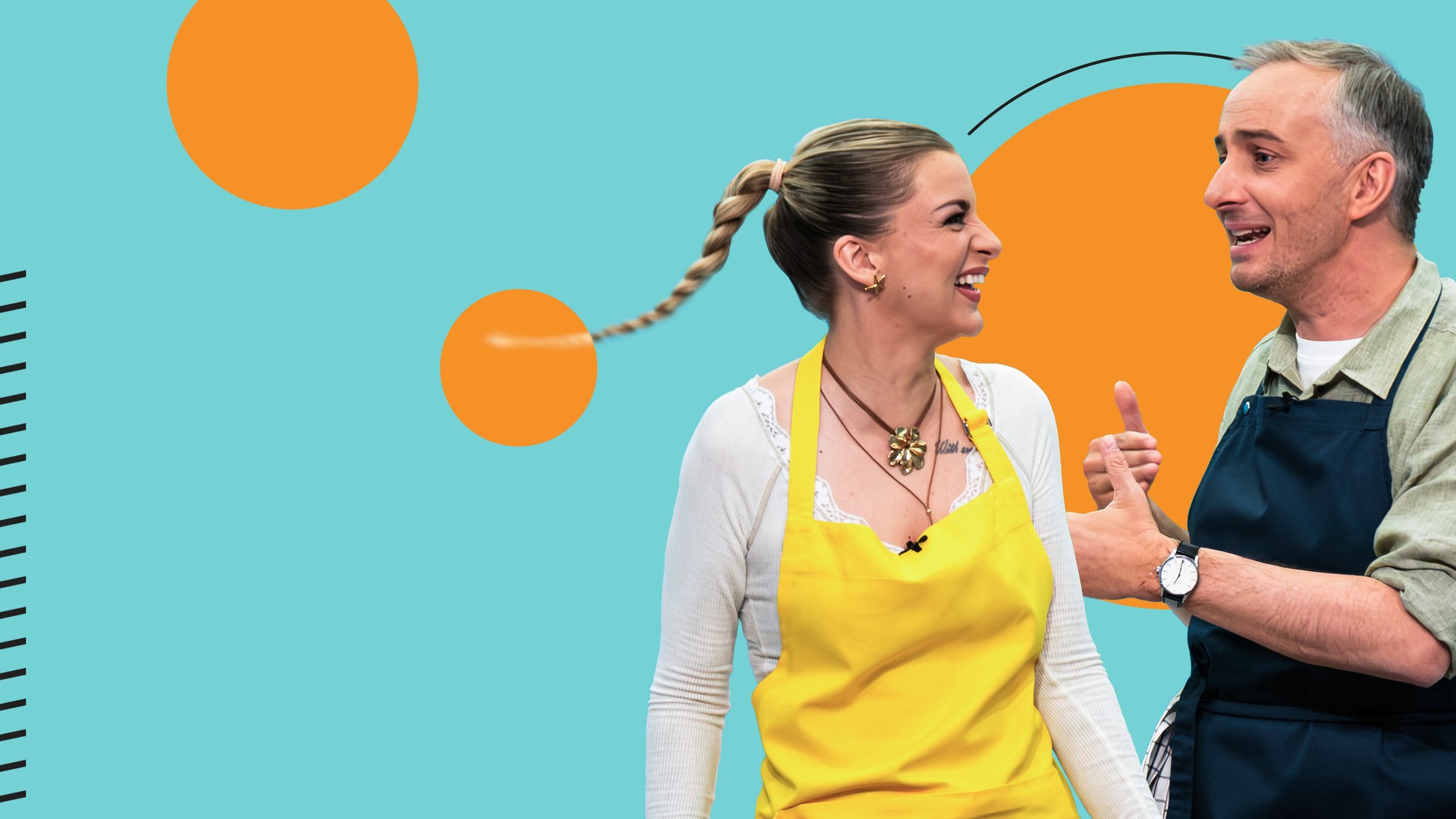 Laura Larsson (links) und Jan Böhmermann (rechts) kochen gemeinsam bei "Böhmi brutzelt"