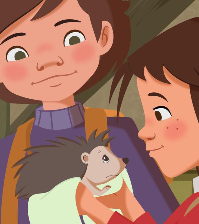 Jul und Tara kümmern sich um einen Igel.