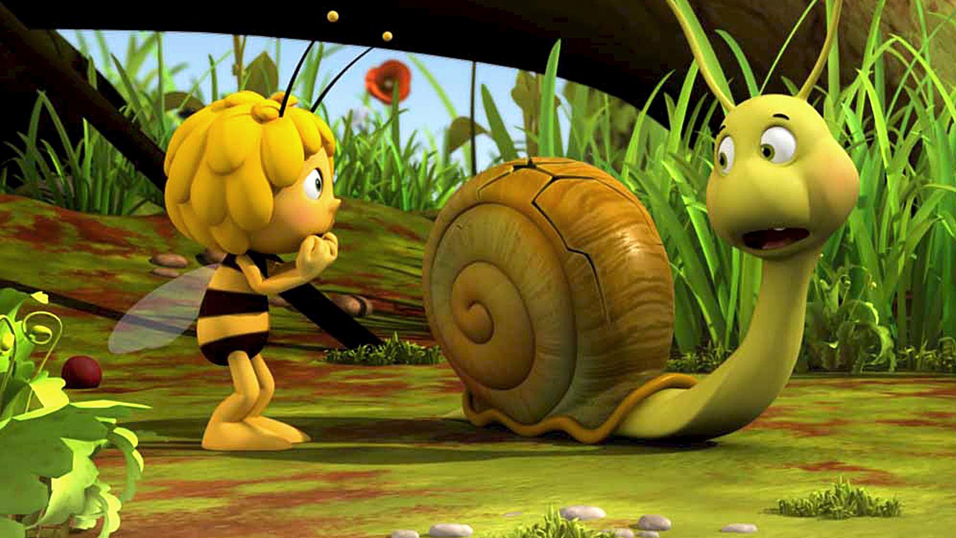 Maja untersucht einen Knacks in Max' Schneckenhaus.