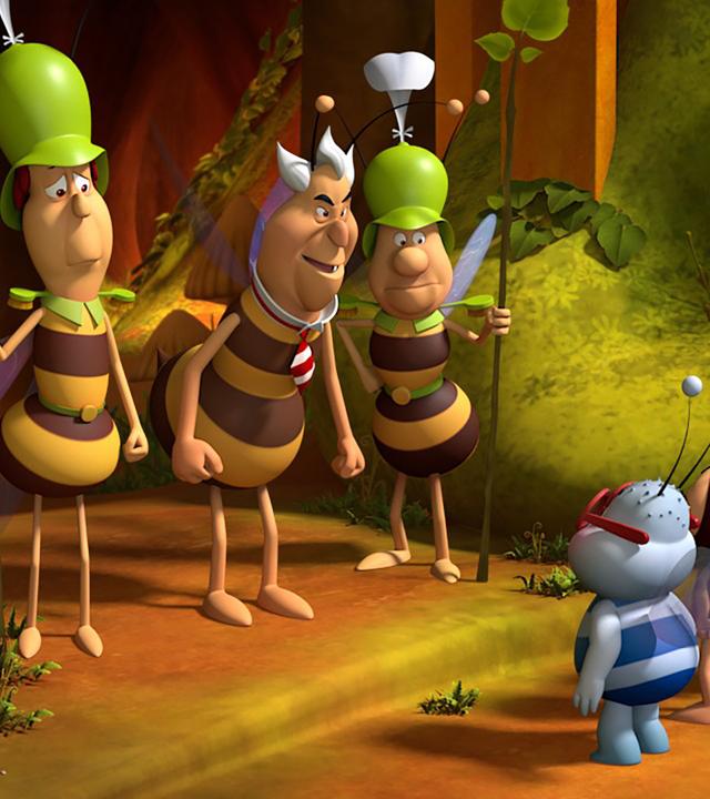Richter Bienenwachs wird von Ben und seinen Freunden zur Rede gestellt. Hinter Richter Bienenwachs stehen zwei Wachen.