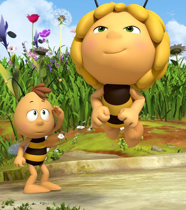 Willi beobachtet Maja dabei, wie sie sich an einem Salto versucht und steil in die Luft steigt.