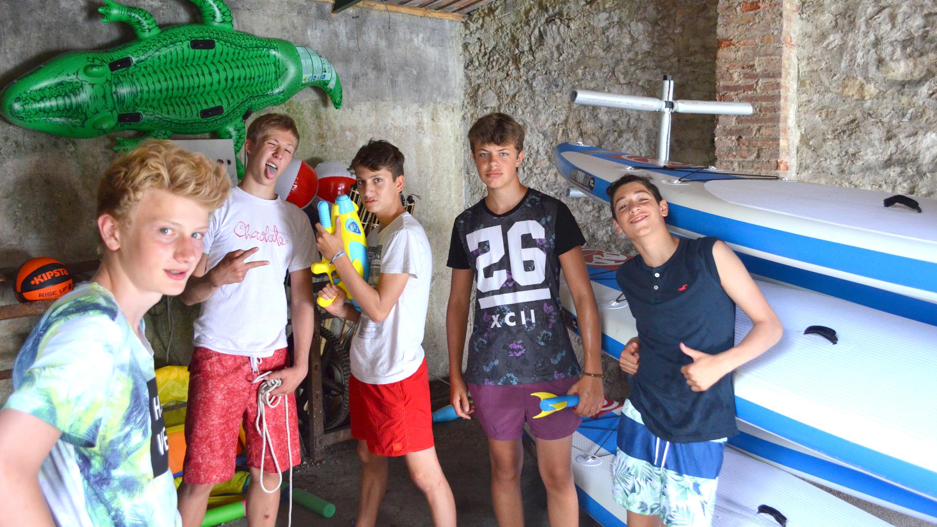 Die Jungs beim Rudern.