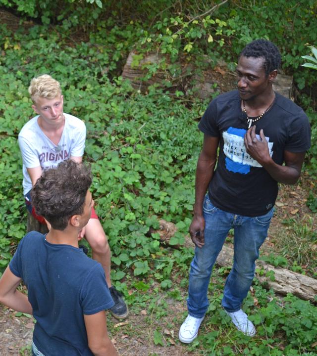 Die Jungs beteiligen sich an einem sozialen Projekt in Arona