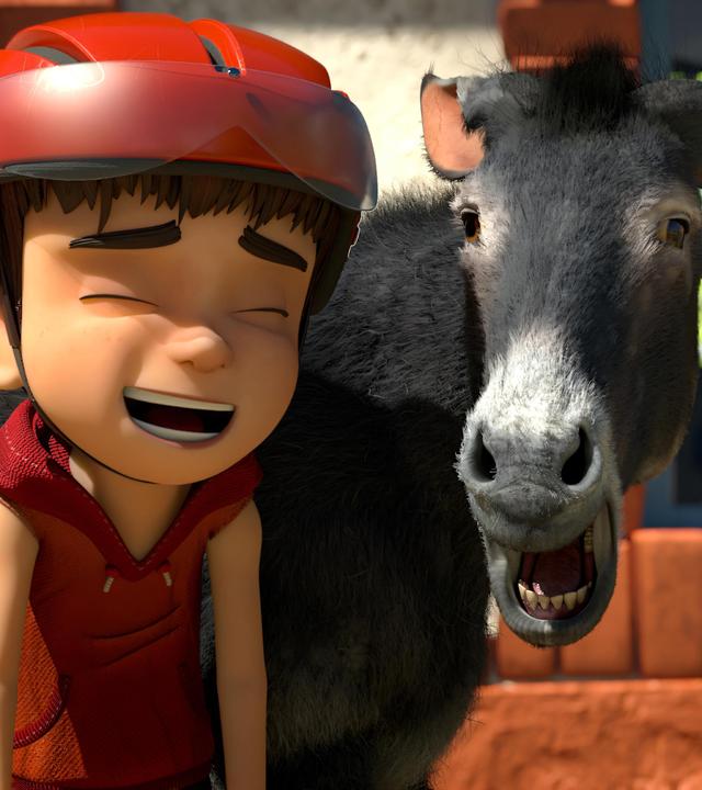 Bohnenstange und Raphael stehen mit ihren Fahrradhelmen bekleidet auf Bauer Ludwigs Hof und lachen herzhaft. Bauer Ludwigs Esel steht zwischen ihnen und scheint mit ihnen zu lachen.